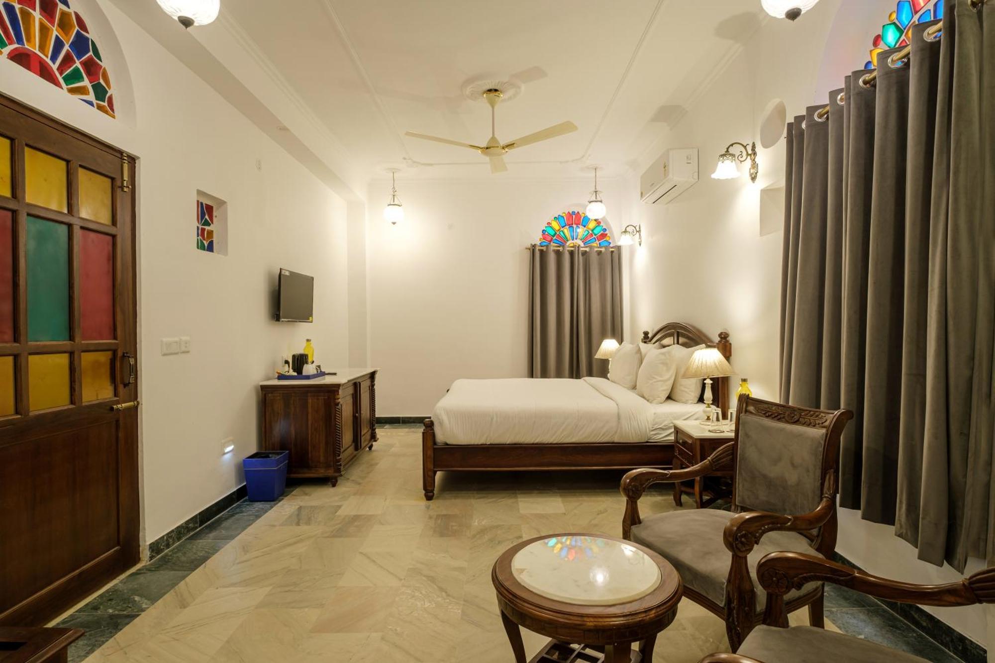 Castle Kalwar Hotel Pachar Buitenkant foto