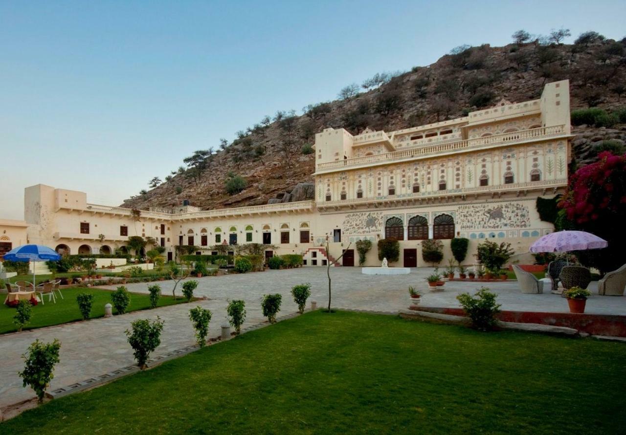 Castle Kalwar Hotel Pachar Buitenkant foto