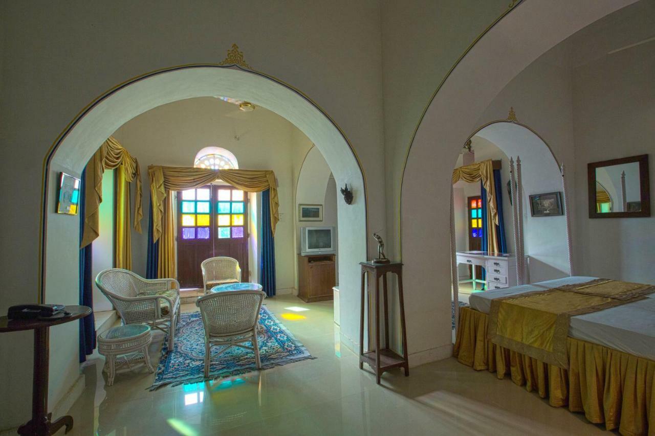 Castle Kalwar Hotel Pachar Buitenkant foto