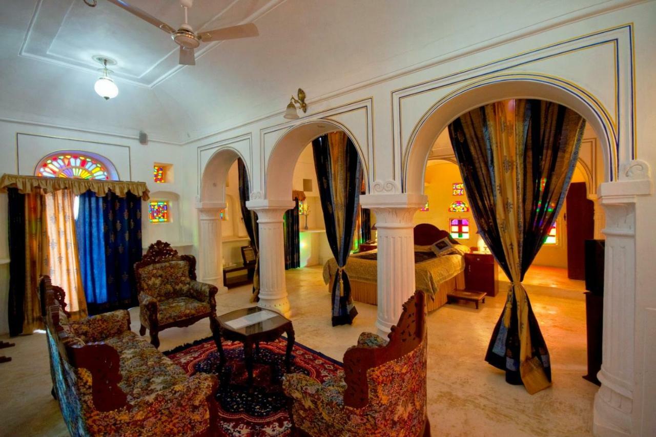 Castle Kalwar Hotel Pachar Buitenkant foto