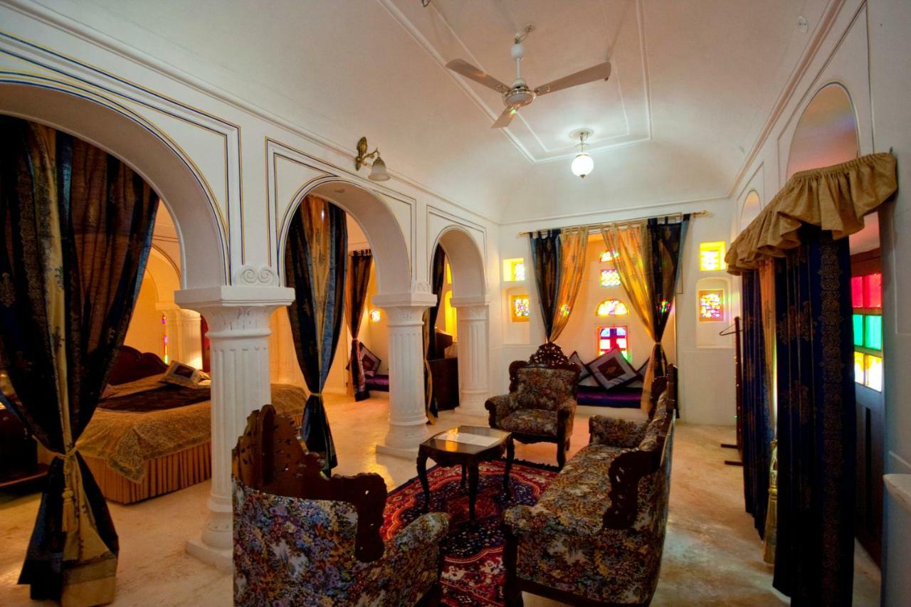 Castle Kalwar Hotel Pachar Buitenkant foto