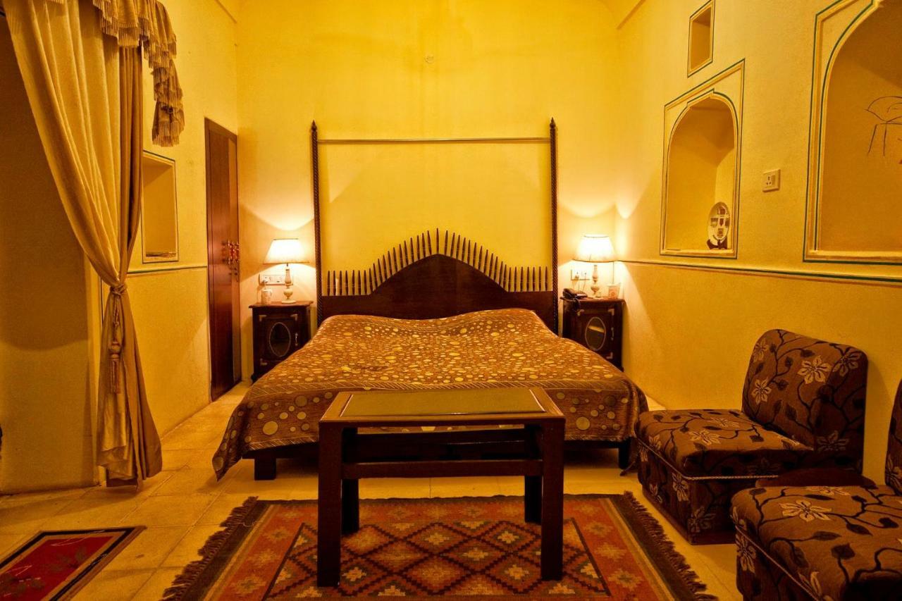 Castle Kalwar Hotel Pachar Buitenkant foto